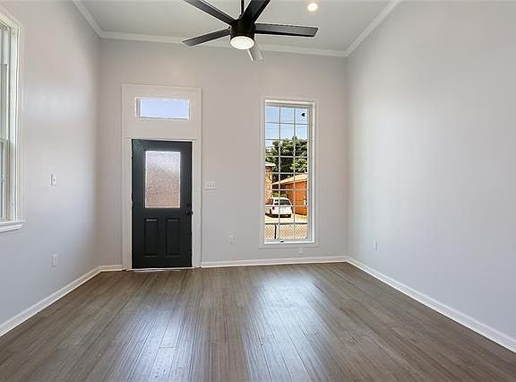 2nd image of 1919 Port St