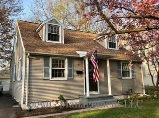 18 Greenaway Rd, Rochester, NY 14610