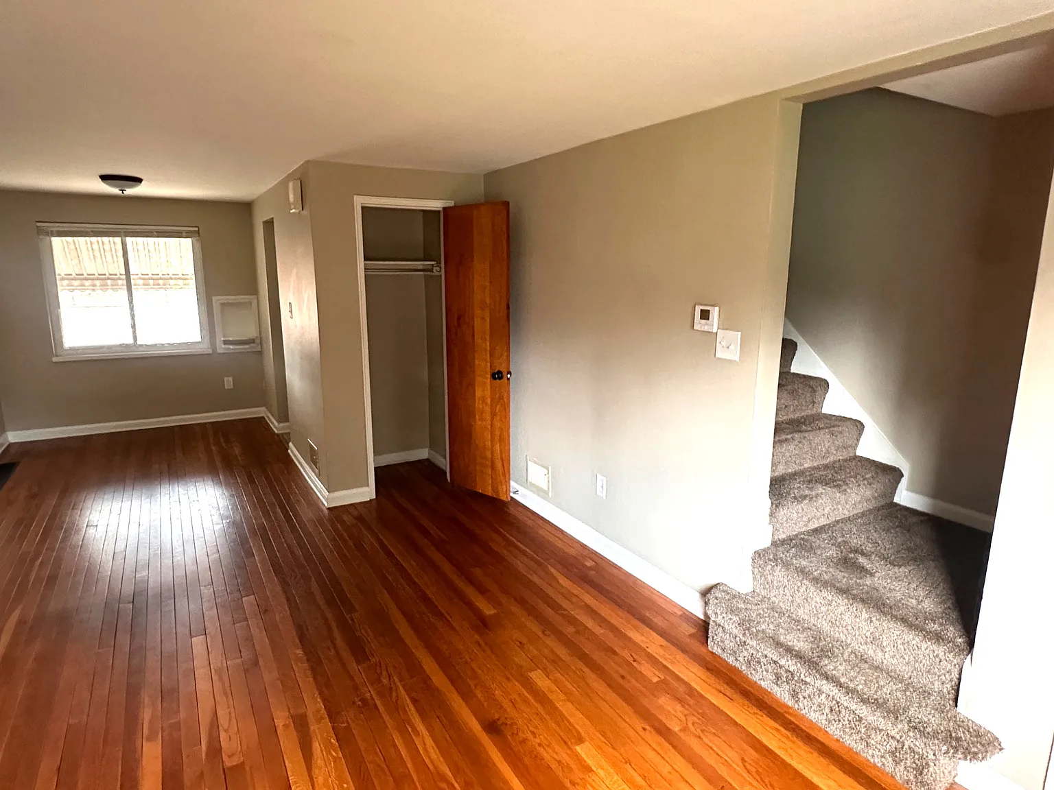 2 bed, 840 sqft, $1,000 — Photo 3