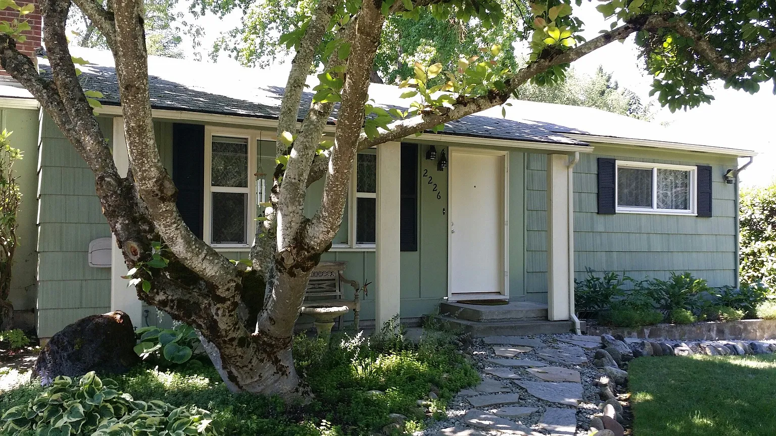 2226 Aloha Ave photo 1