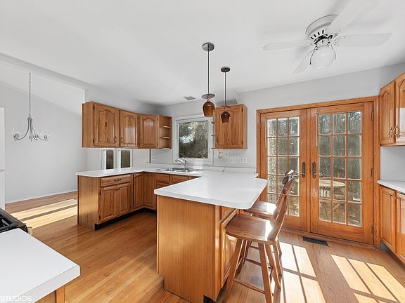 5th image of 540 Avebury Ln