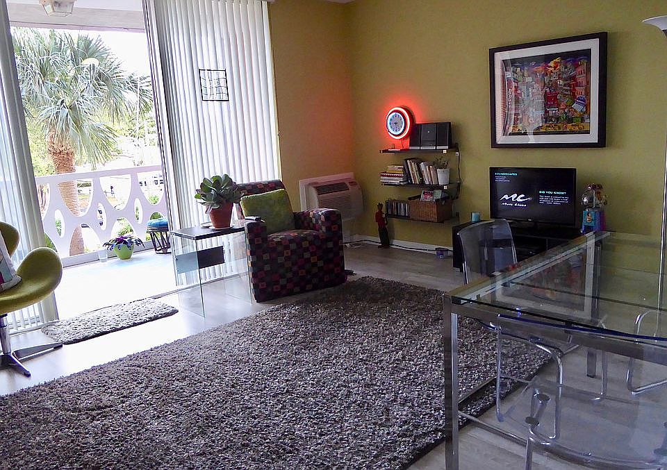 2nd image of 15 S Golfview Rd APT 304