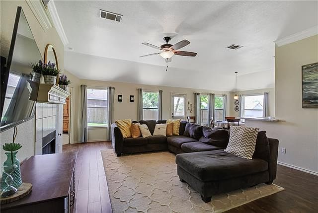 1st image of 1609 Ramona Cir