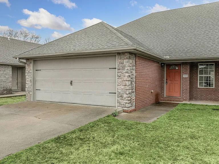 3606 Deerfield Blvd #2 — Photo 1