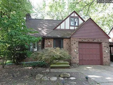 16401 Woodbury Ave photo 1