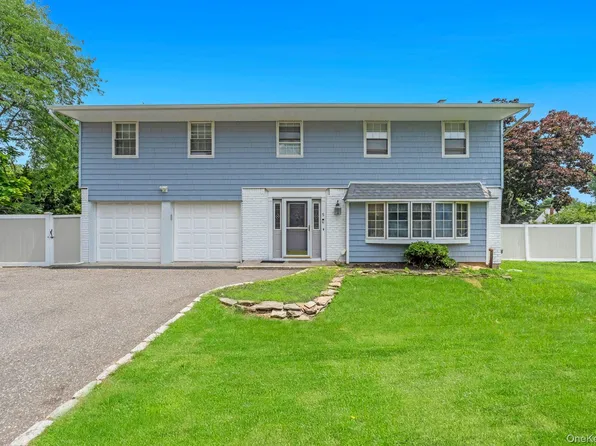 5 Fowler Lane, Mount Sinai, NY 11766