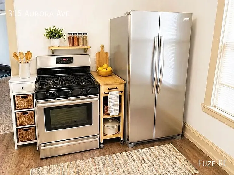 315 Aurora Ave — Photo 4