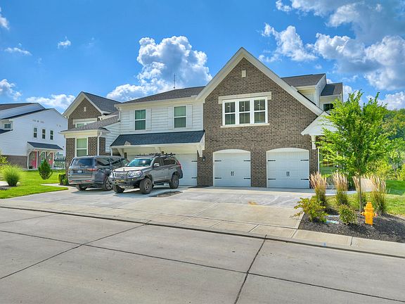 3rd image of 4564 Bentwood Hills Dr