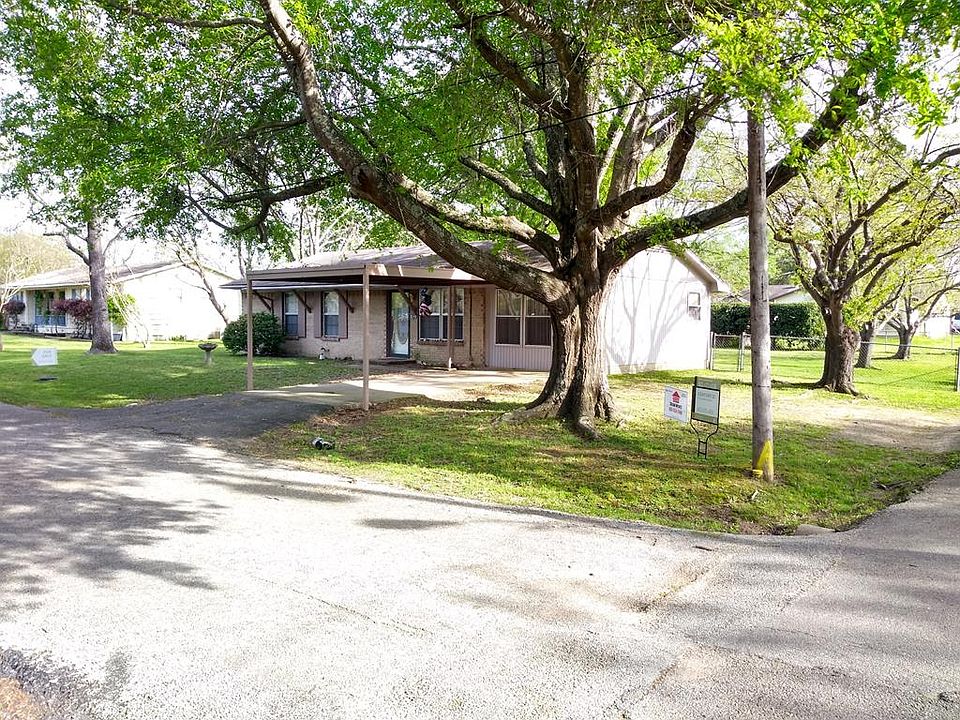 1st image of 402 Skiles St