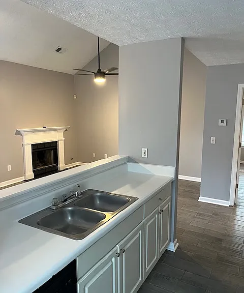 3691 Manor Ct SW — Photo 9