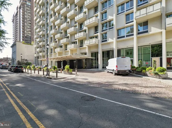 604 S Washington Sq APT 1806, Philadelphia, PA 19106