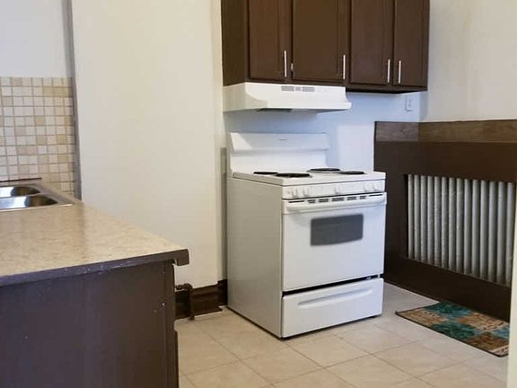 5th image of 7216 S Langley Ave #2