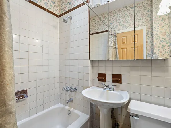 423 Fairmount Avenue image 10 of 18