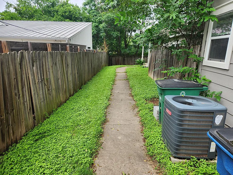 1604 Singleton Ave #B — Photo 14