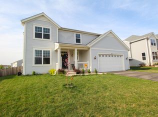 18 Catamaran Cir, Pingree Grove, IL 60140