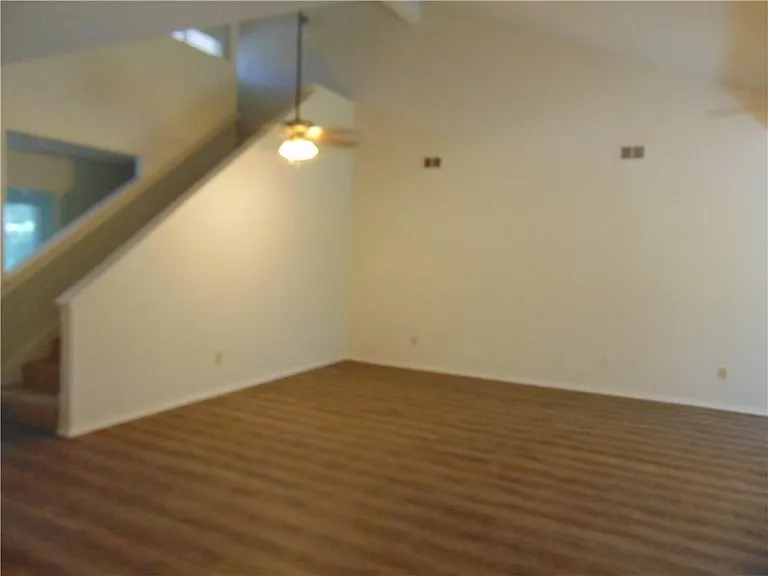 9213 Independence Loop — Photo 2