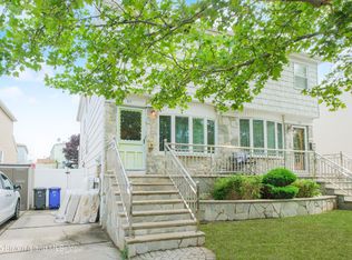 57 Bowling Green Pl, Staten Island, NY 10314