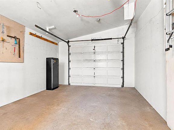 3rd image of 1121 E 5th Ave