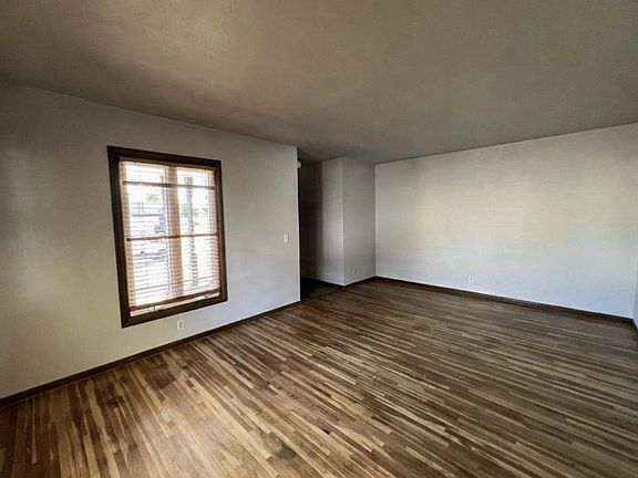 4th image of 993 Oriole Dr