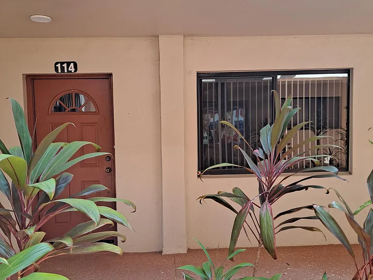 5250 Las Verdes Cir #114 — Photo 21
