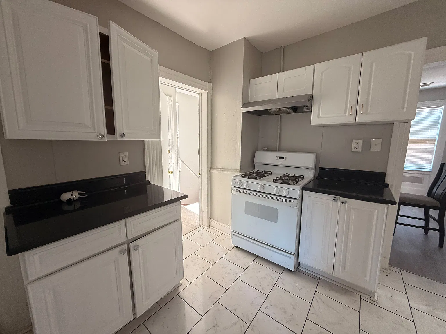 485 East St — Photo 1