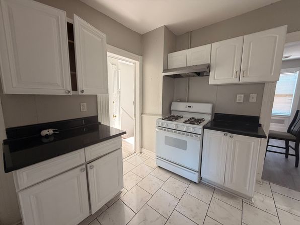 485 East St #3B