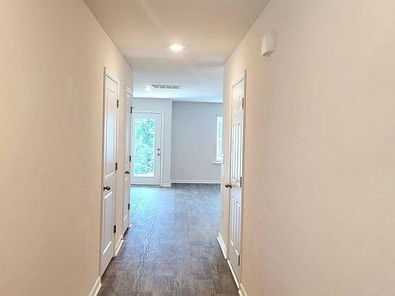 3rd image of 2709 Gracie Lane