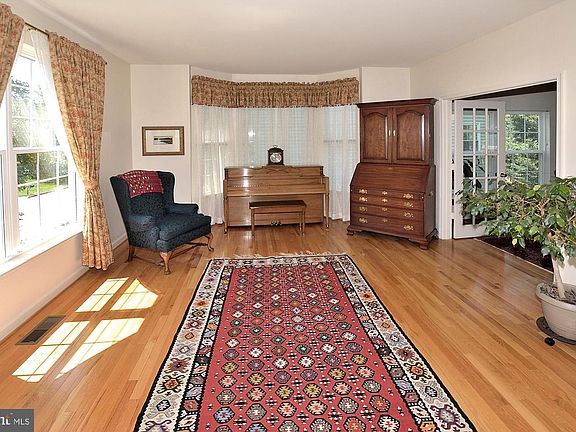 3rd image of 6704 Donegan Ct