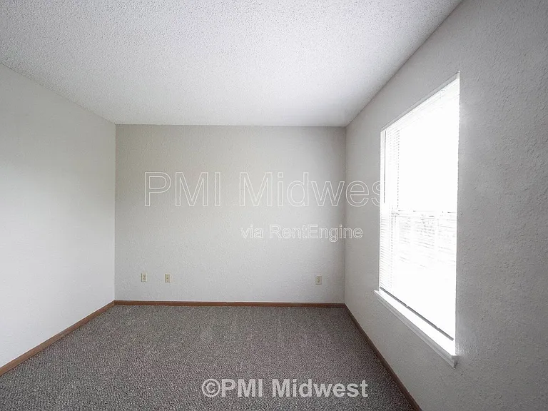 10325 Liverpool Way — Photo 17