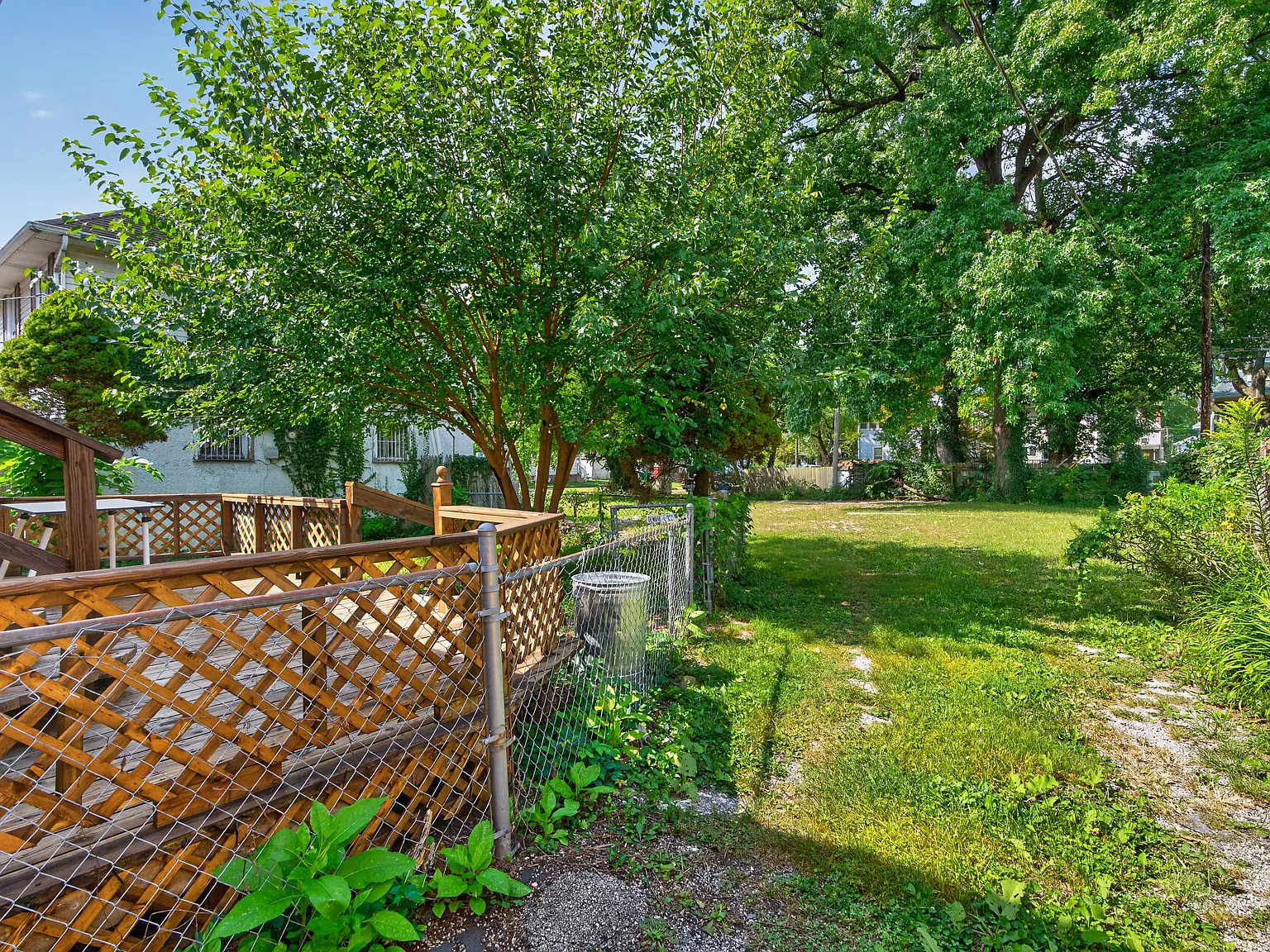 4 bed, 2532 sqft, $2,300 — Photo 2