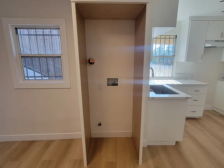 932 S Mott St — Photo 10