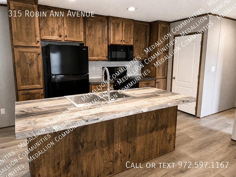 315 Robin Ann Ave — Photo 2