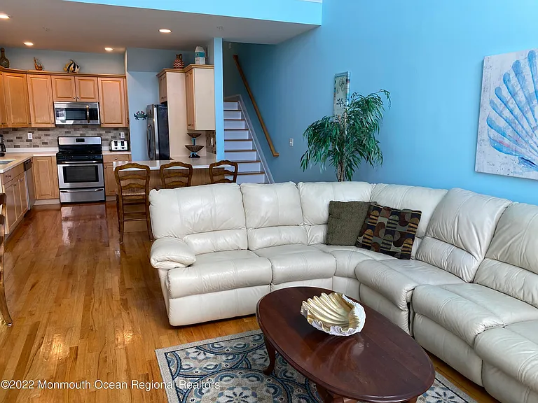 15 Sumner Ave #12 — Photo 8