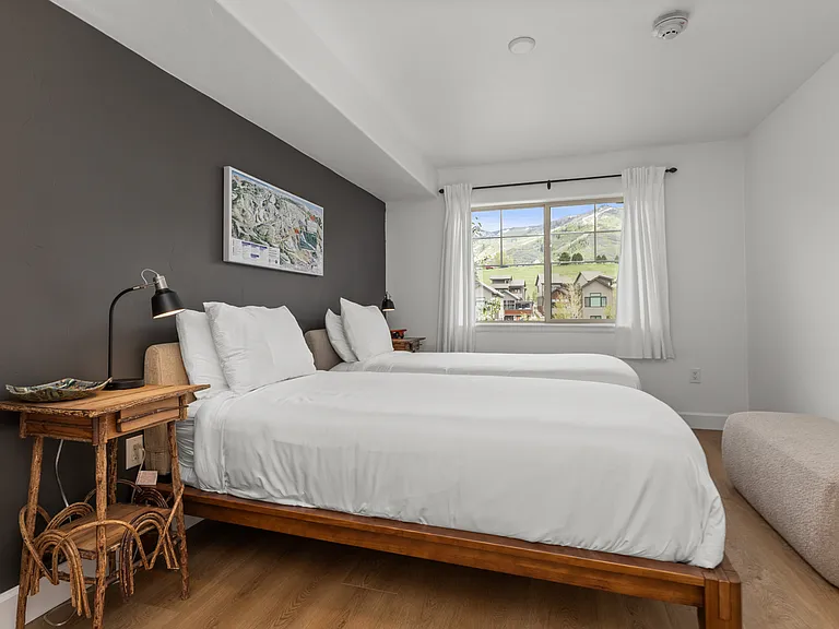 Bedroom #2 | 2 Twin Beds