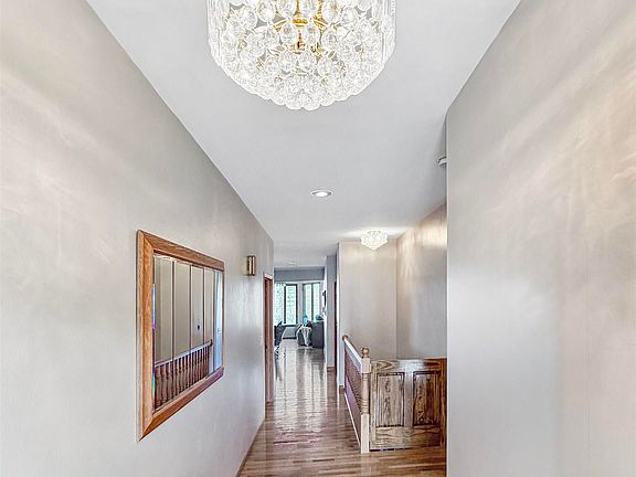 5th image of 854 Springbrook Dr