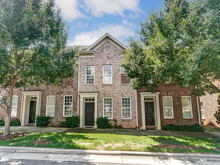 9519 Longstone Ln — Photo 36