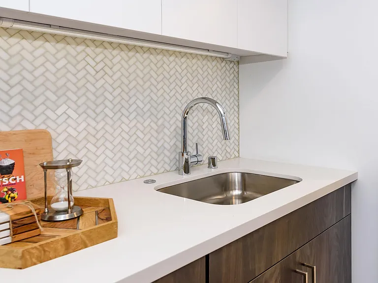 1288 Howard St #330 — Photo 7