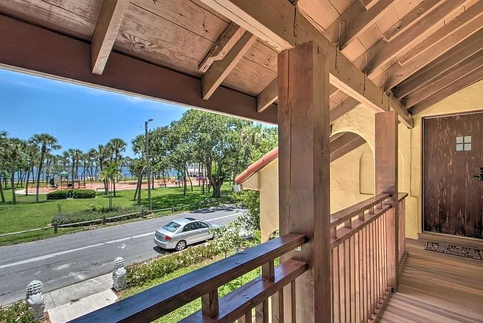 1 bed, 1.0 bath, 700 sqft, $2,200 — Photo 2