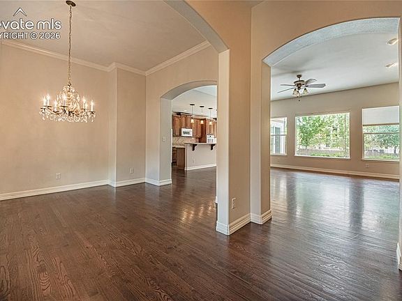 4th image of 3527 Oak Meadow Dr