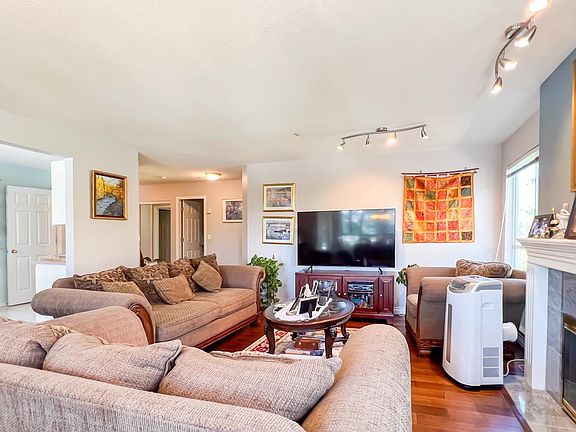3rd image of 15375 17th Ave #202