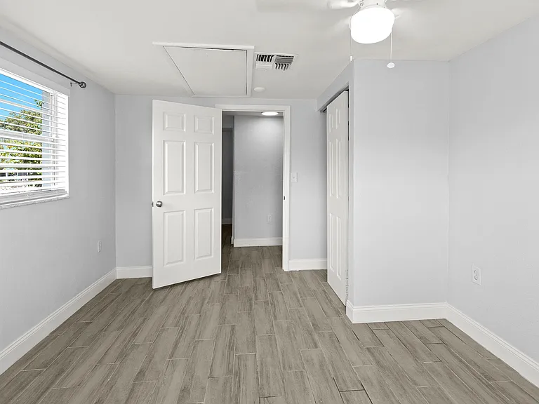 13916 Sommers Ave — Photo 31
