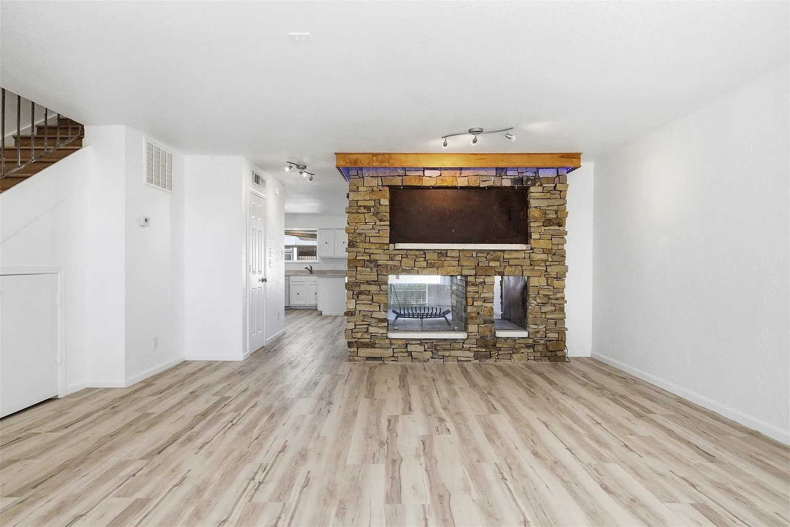 5810 Marina Dr #12 photo 1