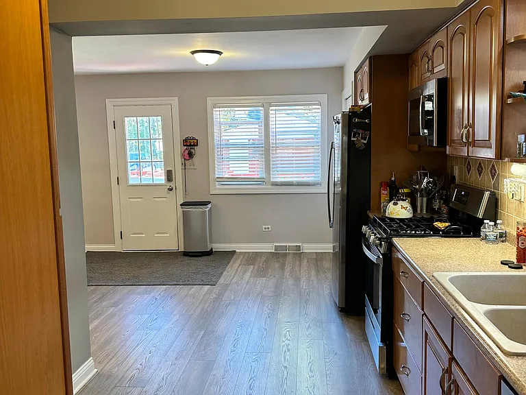 256 S Center St — Photo 3