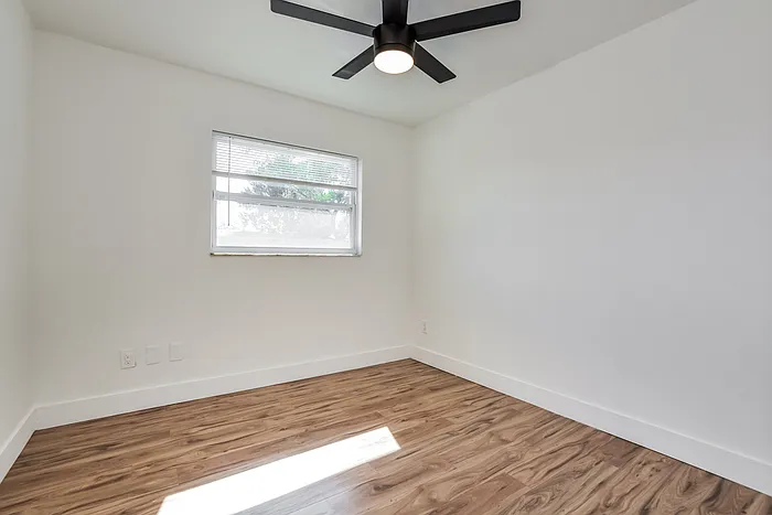 744 Forester Ave — Photo 12