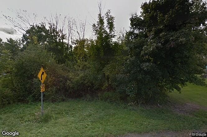2nd image of 3244 W Lake Rd
