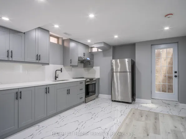 136 Durhamview Cres, Whitchurch Stouffville, ON L4A 1S2