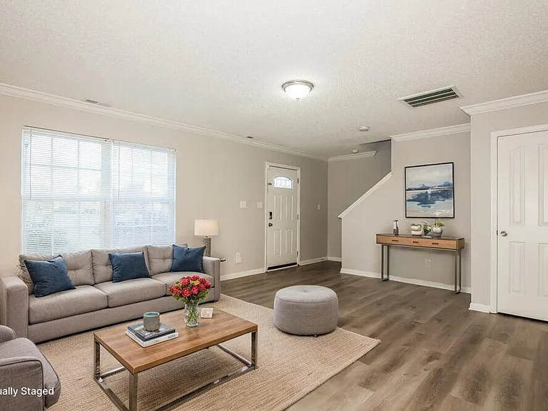 1431 Nature Pl — Photo 4