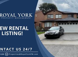 22 Maplewood Dr #2, Whitby, ON L1N7C4