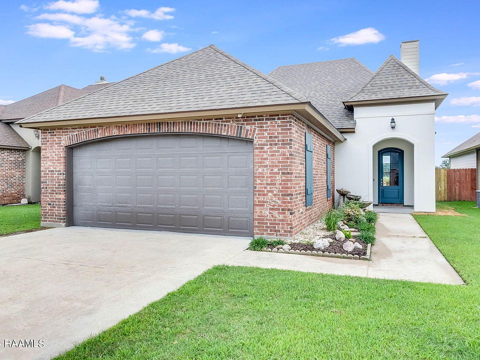 1st image of 804 Highland View Dr