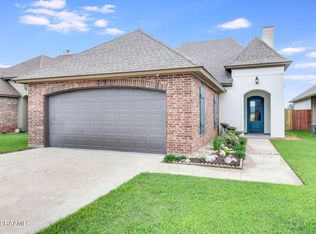 804 Highland View Dr, Youngsville, LA 70592